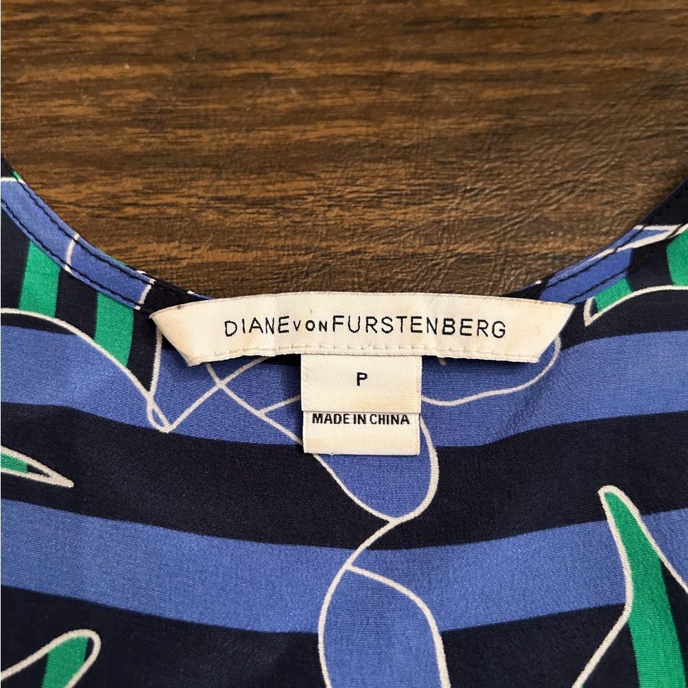 Diane Von Furstenberg Jackie Lilly Crossing Print Sleeveless Silk Top Size Small